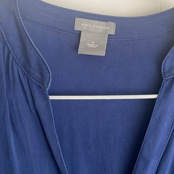Ann Taylor silk top size 4 navy blue - Picture 2 of 7